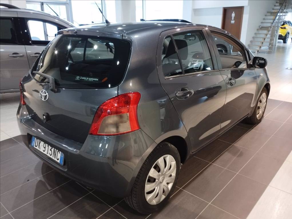 TOYOTA Yaris 5p 1.0 Navi