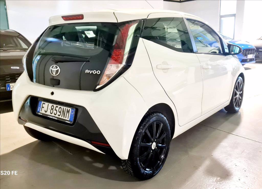 TOYOTA Aygo 5p 1.0 x-wave